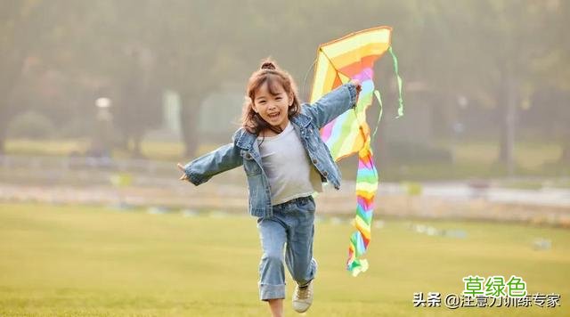 1小学生因名字“简单”爆火，连名带姓就2笔，网友大赞好名字 女孩名字乙