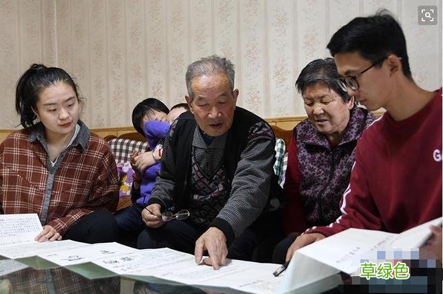 爸爸姓“白”，给女儿取一名自认为很文雅，开学当天同学笑成一团 姓白怎么样