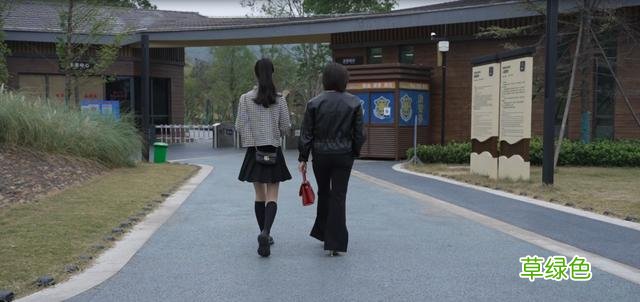 尴尬了！婚礼现场有亲戚告诉新人，迎宾喷绘上2个名字都印错了 婚礼取名字