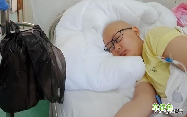 19岁李明馨抗癌7年花百万，亲友劝放弃被怒怼：我凭什么活该去死 孟可馨名字