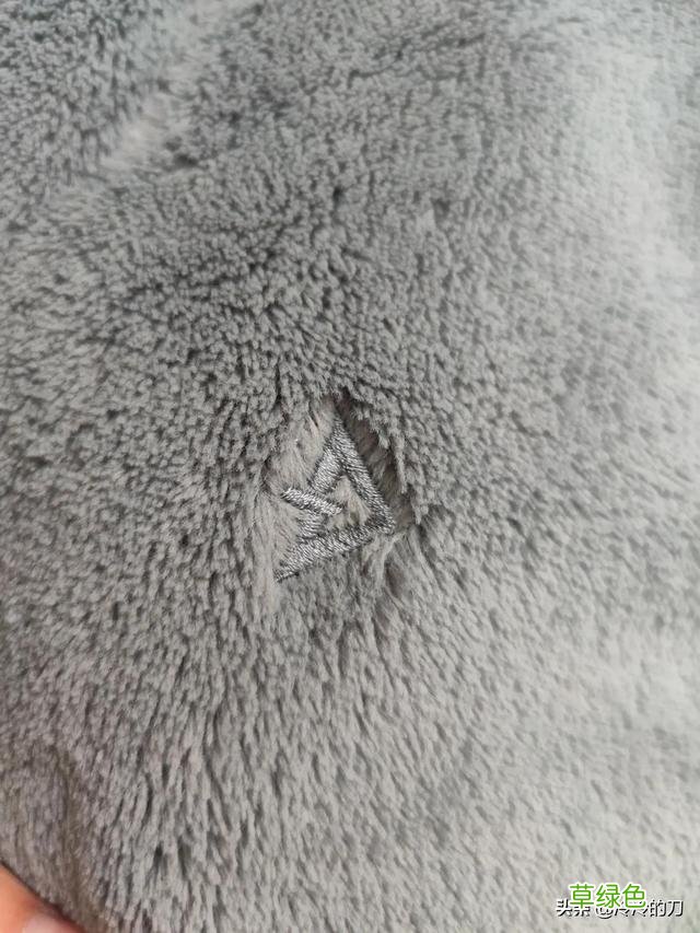 颜值与实用并存：龙牙POLARTEC HIGH LOFT战猎抓绒 属羊戴什么好
