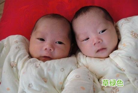 爸爸姓“尿”，为双胞胎取的名字，让正在喝水的妈妈一口全喷了 尿姓怎么起名