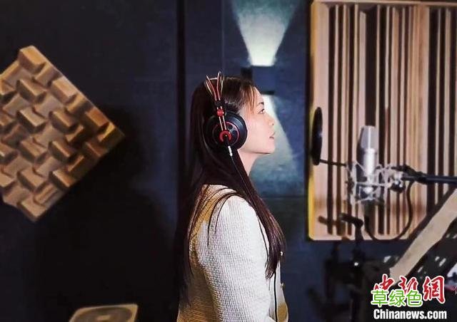 歌声传递温暖 浙江安吉“90后”音乐人致敬抗疫英雄 张什么羽好听