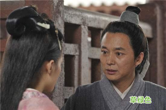 都江堰下面曾埋有“三神石人像”，出土了两尊，第三尊是什么模样 祈保什么意思