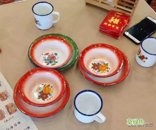 到老三样体验一把大食堂的烟火气 粮油店名字