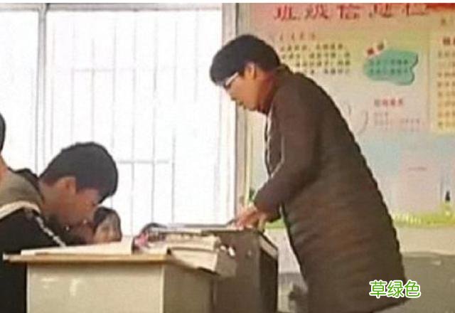 安徽女子顶替她人当教师，16年后被原主拆穿，恼羞成怒：我踹死你 假名字女生