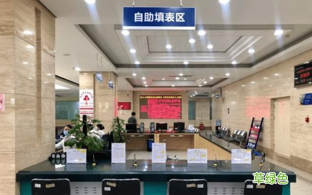安徽女子顶替她人当教师，16年后被原主拆穿，恼羞成怒：我踹死你 假名字女生