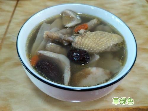 新鲜松茸炖鸡汤 新鲜松茸炖鸡