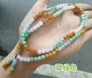挑选翡翠三彩手串多少颗最好？