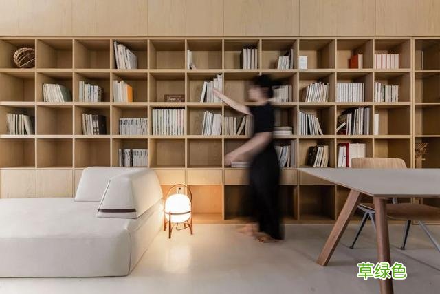 疫情下，上海一家三口蜗居49㎡，把家变成浸入式图书馆 名字十七画