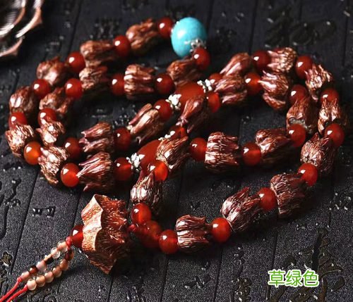 滴血莲花菩提手串寓意与价值