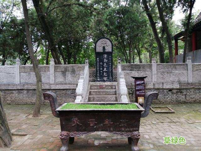 诸葛亮和诸葛珪、玄、瑾、均、诞、恪、瞻、尚是什么关系？ 夙五行属什么