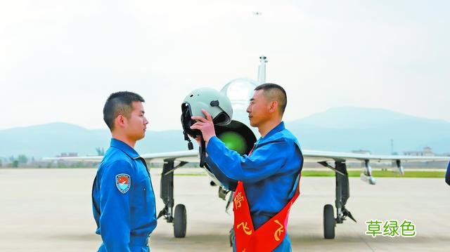 飞 行，一 辈 子 追 求 的 事 业 周航名字怎么样