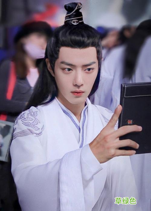 王一博看玉骨遥看哭了