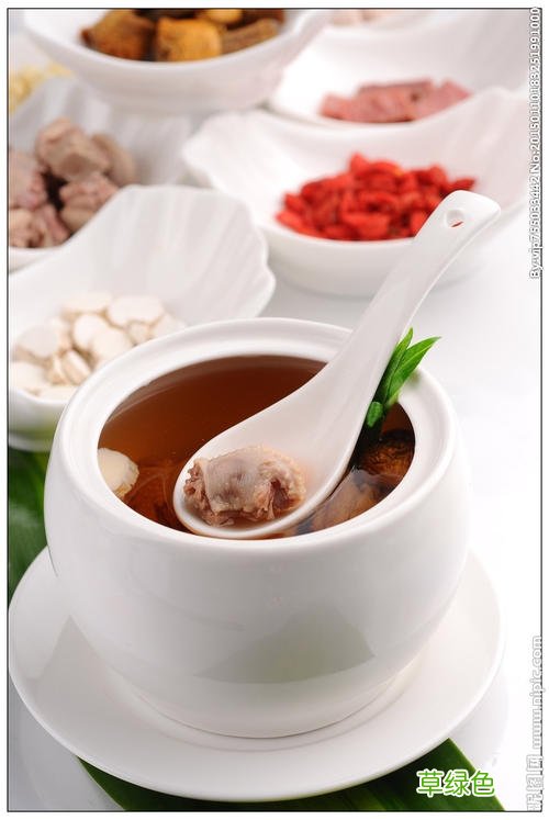 松茸菌炖鸽子的做法
