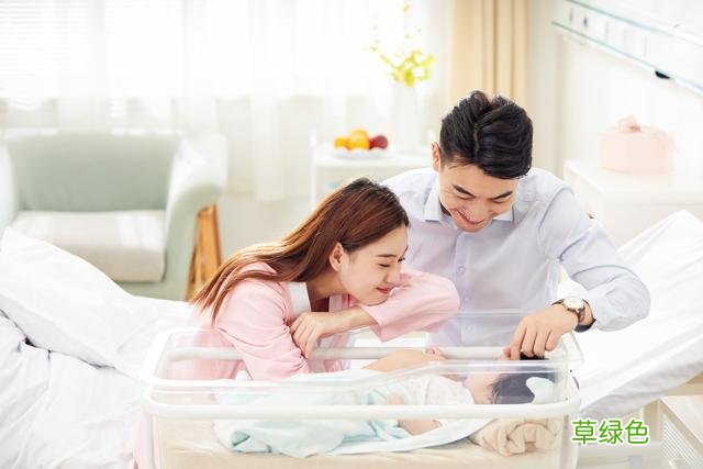 给娃起名“王吉吉”，办出生证时奶奶耳背弄错，妈妈大喜：不改了 姓吉名字怎么改