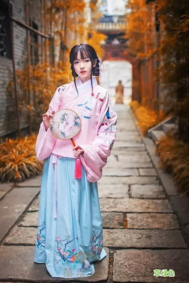 着我汉家衣裳，兴我礼仪之邦 ：这才是中国人自己的服装！ 彰字什么五行