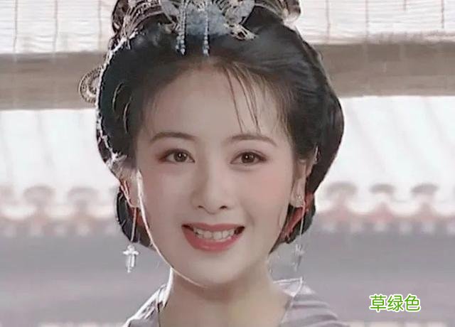 赵露思的新古装发型,也太2021了吧 怡前面加什么