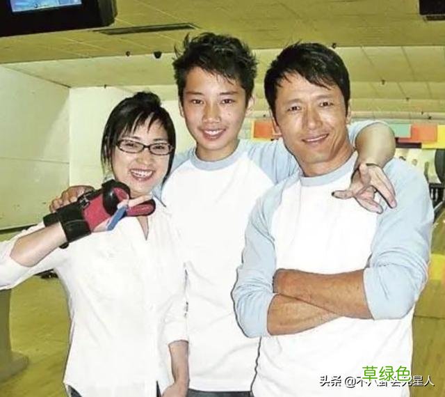 父亲颜值惊为天人，儿女却长得丑，这5位香港男神的基因被浪费了 星男生名字