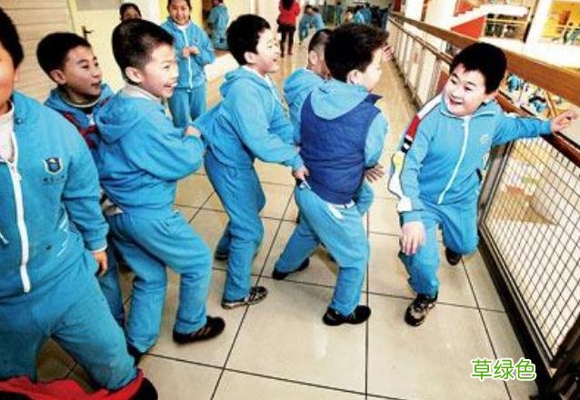 小学生因“姓名”简单火了，连名带姓一共2笔，考试也能领先一步 火字怎么起名
