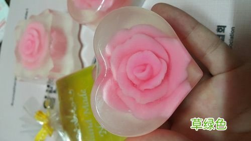 玫瑰精油护肤正确使用方法 玫瑰精油的用法