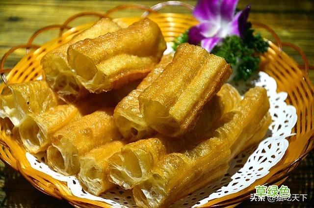 有十八种口味的烤鱼，必有一款迷住你，还有多款美食和酒吧场 烤鱼叫什么名