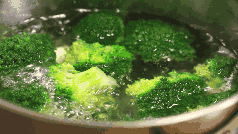 这6种蔬菜不焯水千万别吃！伤肠胃、没营养，为家人着想别偷懒 焯五行属什么