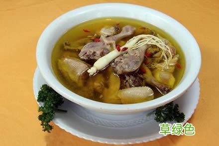 排骨炖人参还可加入什么食材 人参炖小鸡排骨