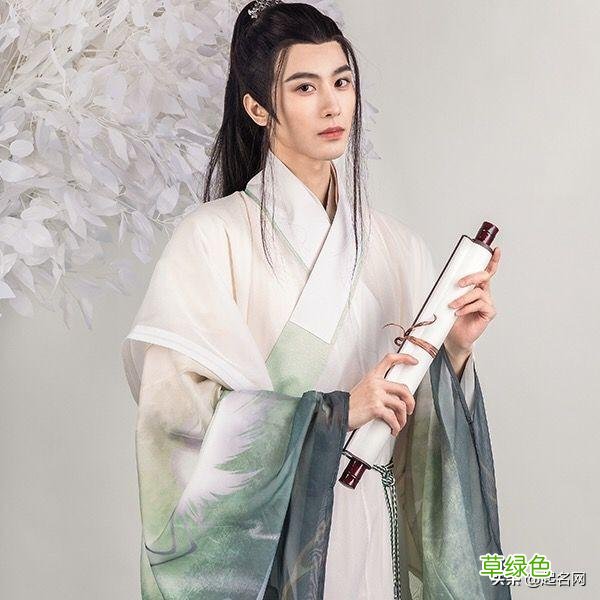 楚辞中带木带火男孩名字，胸怀中怀文墨，眼里有星辰 耀怎么取名字