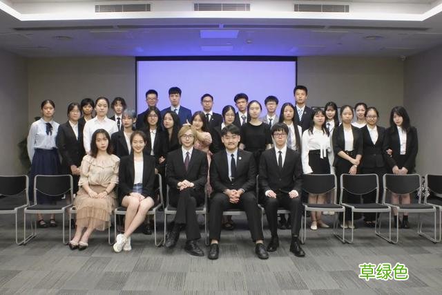 颜值与实力并存的「宝藏女孩」，藤校也pick她！ 芷瑜什么意思