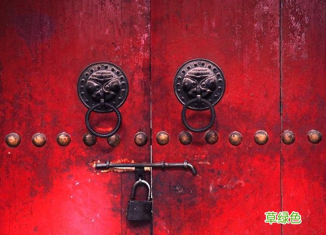《茜茜公主》里的“茜”到底该怎么读？ 茜字对什么
