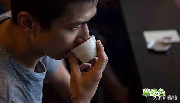 喝茶,只有两个动作:拿起和放下 茶叶怎么拿