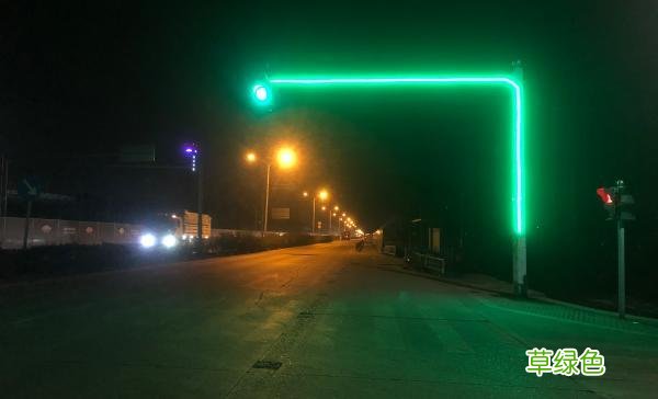 宁波鄞州在主干道路口试行“7”字型信号灯：拓展可视范围 易均名字