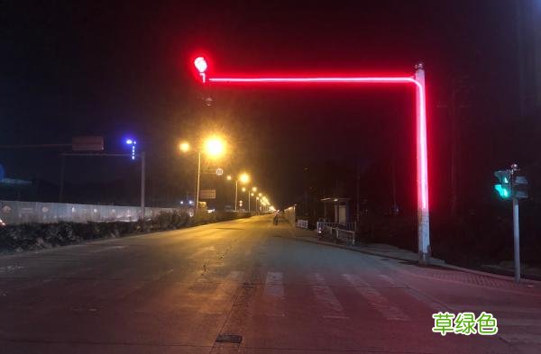 宁波鄞州在主干道路口试行“7”字型信号灯：拓展可视范围 易均名字