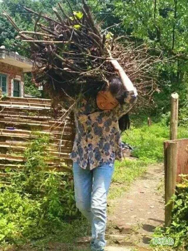 49岁村妇种地之余勤练书法，最终成果了得，一笔好字惊艳专家！ 李艳红名字