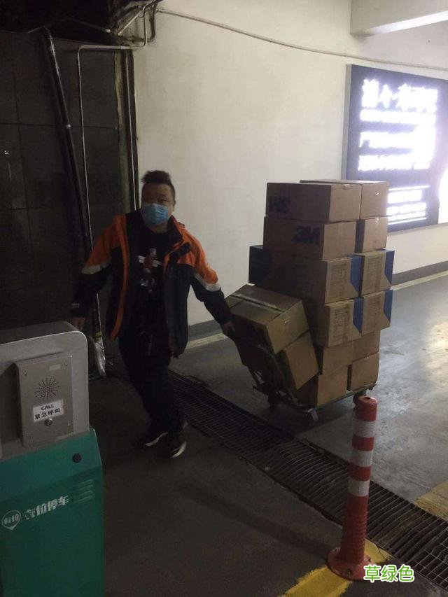 七千次感谢背后：快递小哥留守武汉，每单送几十公斤物资 杜金龙名字