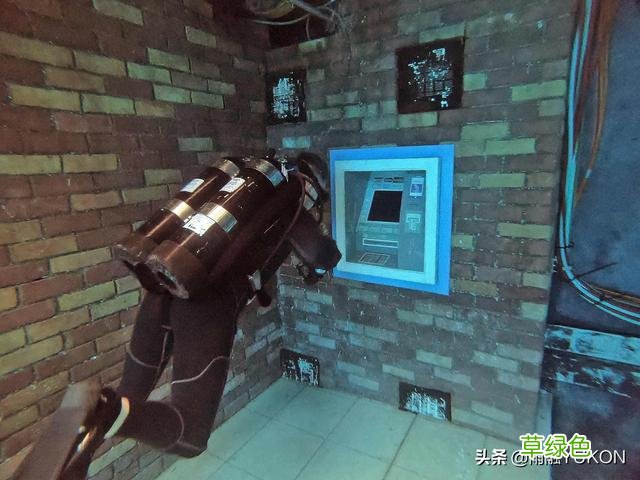 60米深的全球最深游泳池：用1400万升水灌满，每6小时过滤一次 游泳池名字