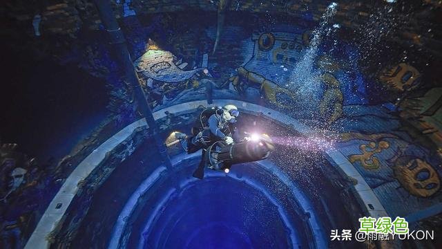 60米深的全球最深游泳池：用1400万升水灌满，每6小时过滤一次 游泳池名字