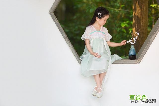 清隽出尘、仙气飘飘的女孩名，干净温柔，惊鸿一瞥 瑶字怎么取网名