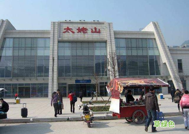 福建宁德福鼎市最大的镇，因旅游景区而改名，是全国千强镇 榛字怎么念