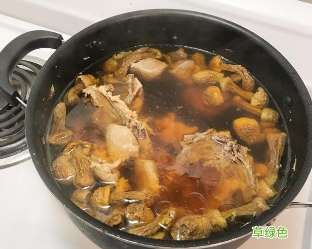 鲜松茸炖鸡什么时候放松茸 松茸清洗方法松茸炖鸡