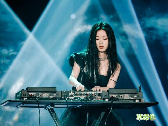 好声音冠军加盟开心夜，粉丝晨曦纯牛奶的快乐是张碧晨单依纯给的 什么晨曦好听