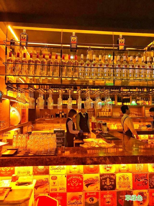 性价比超高的音乐餐厅！人人都往这里跑，待到半夜才回家 什么餐吧好听