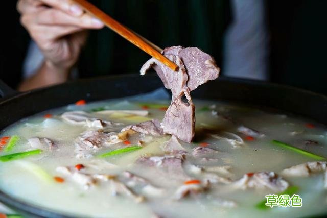 性价比超高的音乐餐厅！人人都往这里跑，待到半夜才回家 什么餐吧好听