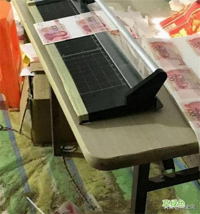 2013年广东七旬老人造假币被捕，能手绘人民币，九成假钞出自他手 佳龙名字