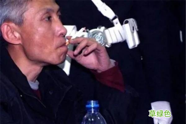 2003年刘涌走下法庭，和亲人道别后被押到殡仪馆，抬进死刑执行车 刘勇名字怎么样