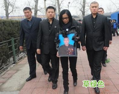 和恩师决裂，被父亲痛骂，恋有妇之夫，后嫁老外遭家暴，今单身 刘彦什么好听