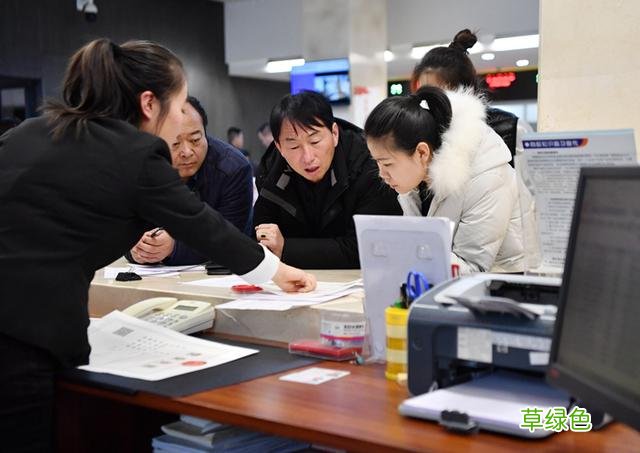 半月谈丨窗口后面，多少“临时工” 名字测试缺