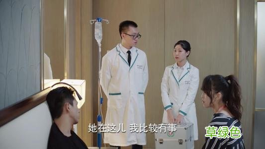 亲爱的医生们谢谢你们的坚持用英语咋说
