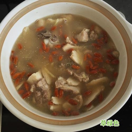 排骨炖松茸放些什么